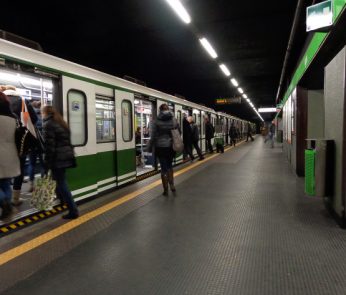 Milano_metropolitana_Romolo_treno